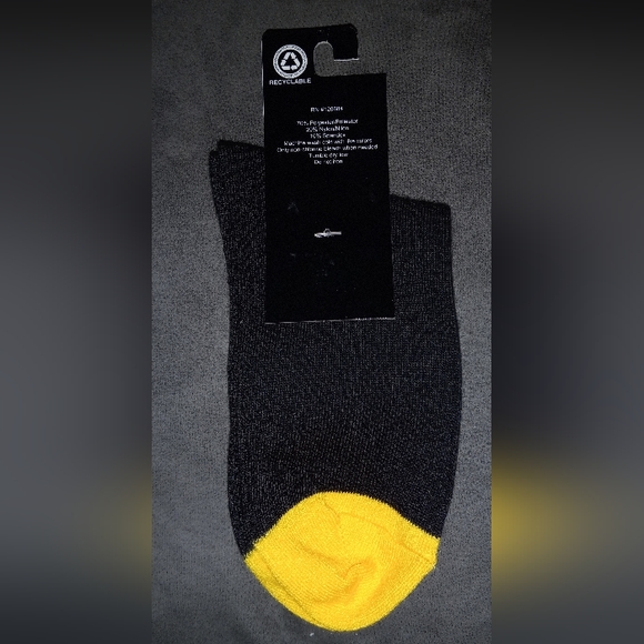 Hot Topic Killer Duck  Ankle Sock Women size 4-10 - Picture 2 of 2